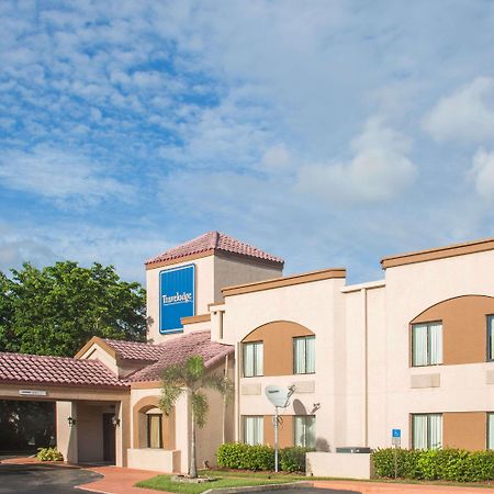 Travelodge By Wyndham Fort Myers Airport Eksteriør bilde