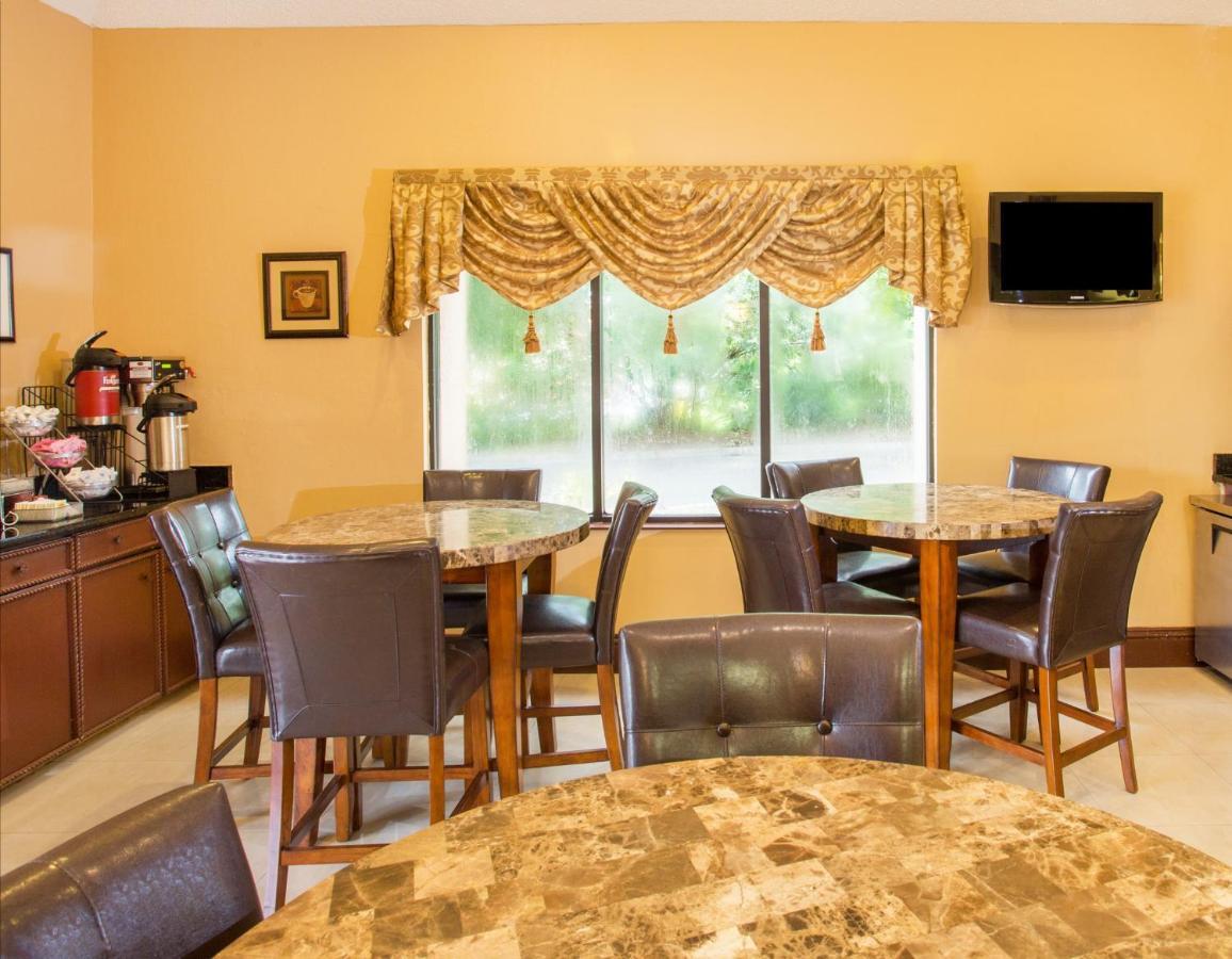 Travelodge By Wyndham Fort Myers Airport Eksteriør bilde