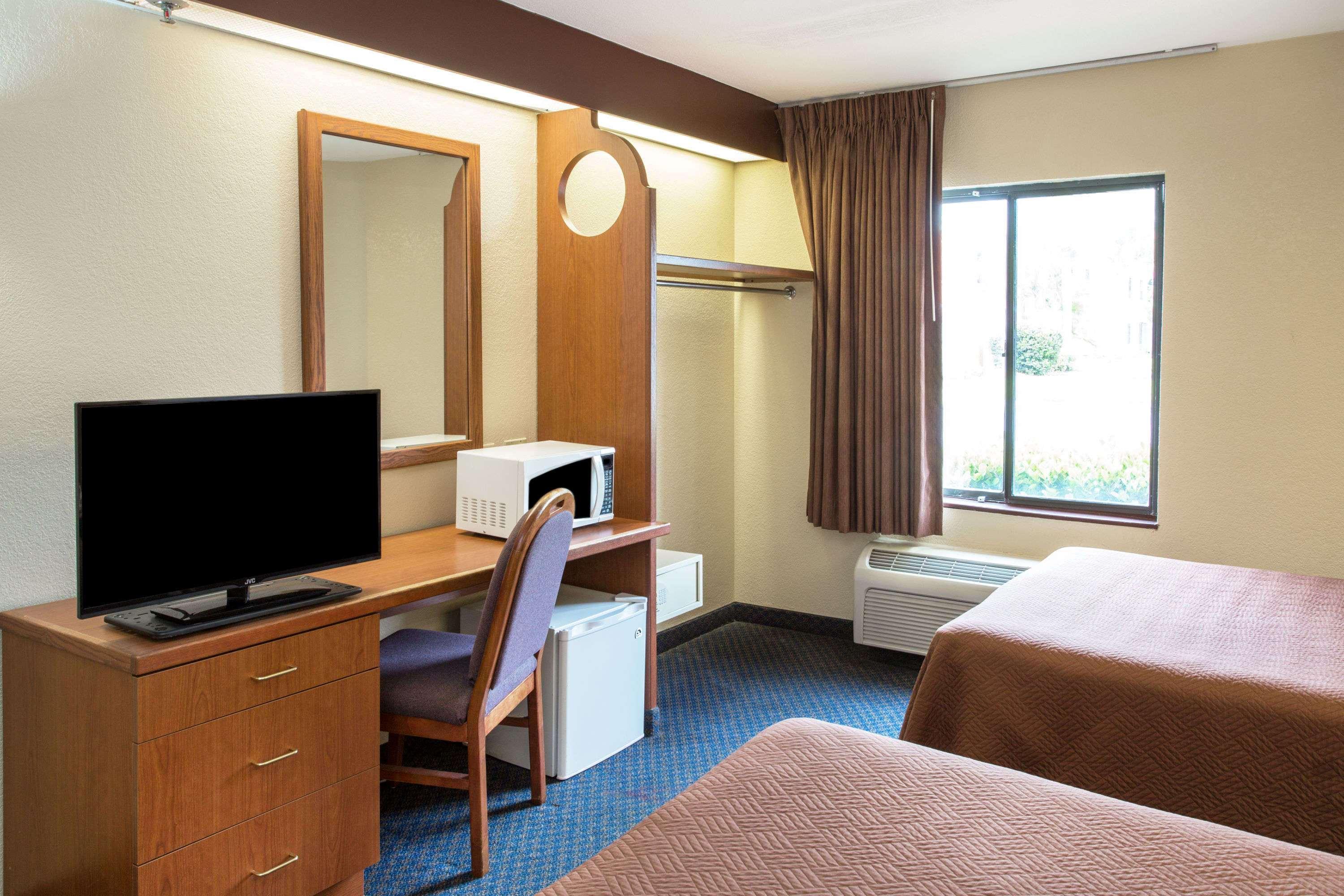 Travelodge By Wyndham Fort Myers Airport Eksteriør bilde
