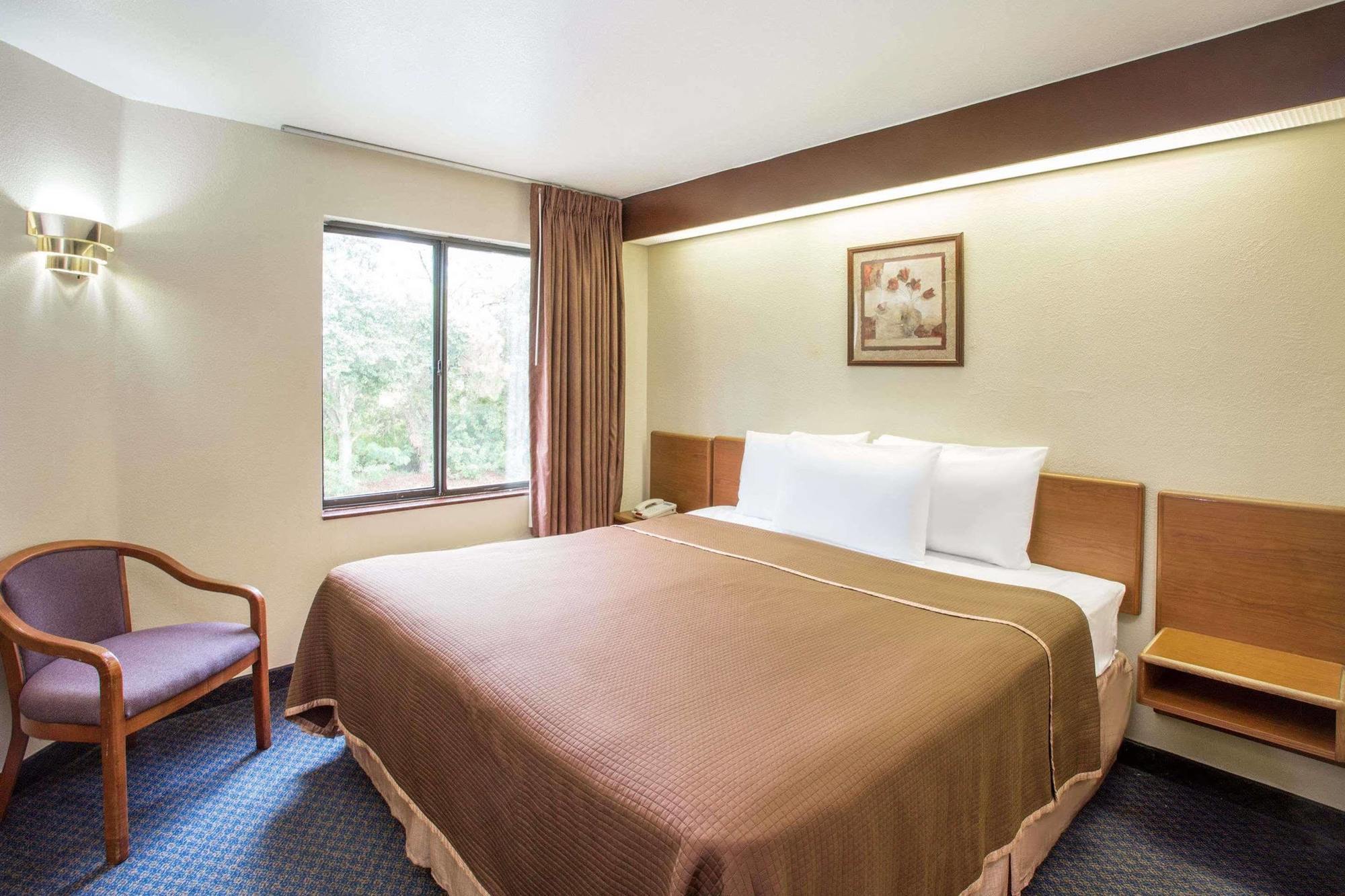 Travelodge By Wyndham Fort Myers Airport Eksteriør bilde